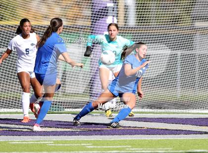 Thumbnail 3 in Timberline vs. Lake City- IDHSAA 5A Championship Quarterfinal photogallery.