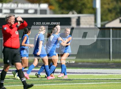 Thumbnail 3 in Timberline vs. Lake City- IDHSAA 5A Championship Quarterfinal photogallery.