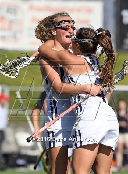 Thumbnail 1 in Mount Sinai vs Bayport-Blue Point (Section 11 Class C Final) photogallery.