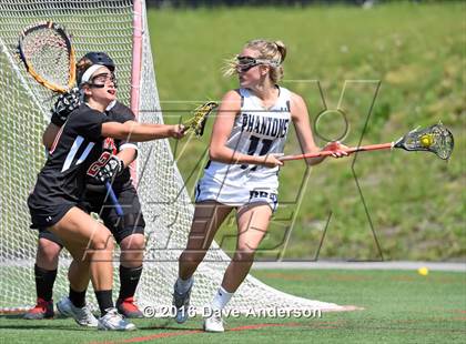 Thumbnail 1 in Mount Sinai vs Bayport-Blue Point (Section 11 Class C Final) photogallery.