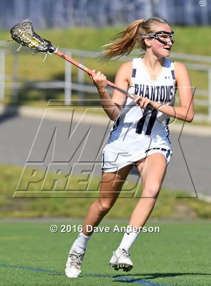 Thumbnail 2 in Mount Sinai vs Bayport-Blue Point (Section 11 Class C Final) photogallery.