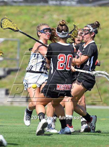 Thumbnail 1 in Mount Sinai vs Bayport-Blue Point (Section 11 Class C Final) photogallery.