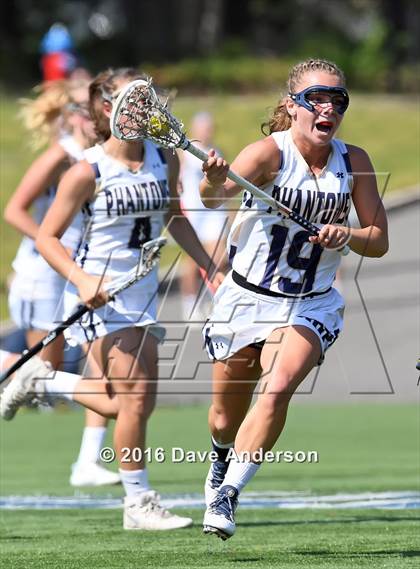 Thumbnail 2 in Mount Sinai vs Bayport-Blue Point (Section 11 Class C Final) photogallery.