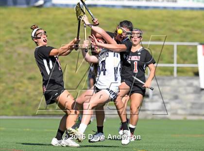 Thumbnail 3 in Mount Sinai vs Bayport-Blue Point (Section 11 Class C Final) photogallery.