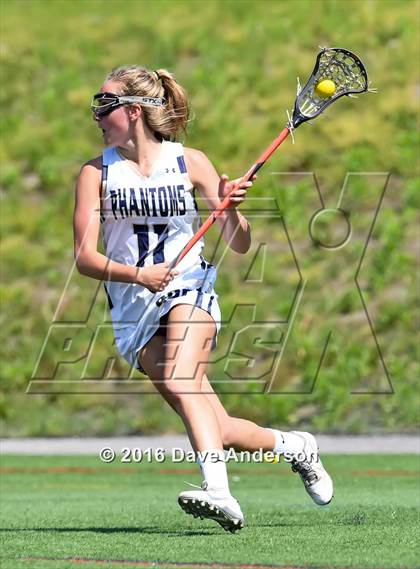 Thumbnail 2 in Mount Sinai vs Bayport-Blue Point (Section 11 Class C Final) photogallery.
