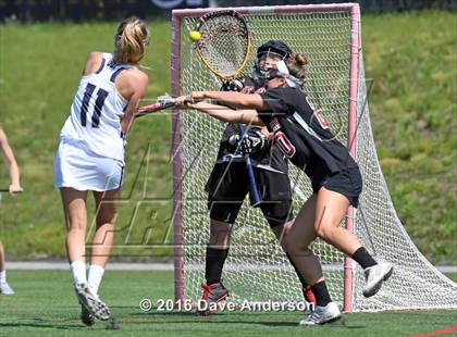 Thumbnail 3 in Mount Sinai vs Bayport-Blue Point (Section 11 Class C Final) photogallery.