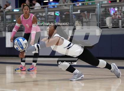 Thumbnail 1 in Caldwell vs. Shoemaker (Legends Invitational) photogallery.