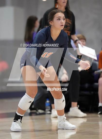 Thumbnail 2 in Caldwell vs. Shoemaker (Legends Invitational) photogallery.