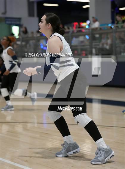 Thumbnail 3 in Caldwell vs. Shoemaker (Legends Invitational) photogallery.