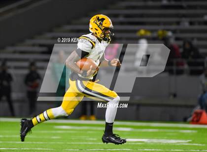 Thumbnail 1 in A&M Consolidated vs. Fort Bend Marshall (UIL 5A Area Region III Playoff) photogallery.