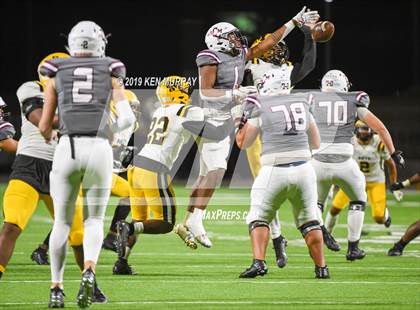 Thumbnail 3 in A&M Consolidated vs. Fort Bend Marshall (UIL 5A Area Region III Playoff) photogallery.