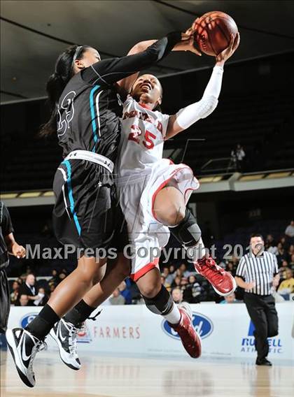 Thumbnail 2 in Santiago vs. Mater Dei (CIF SS D1AA Semifinal) photogallery.