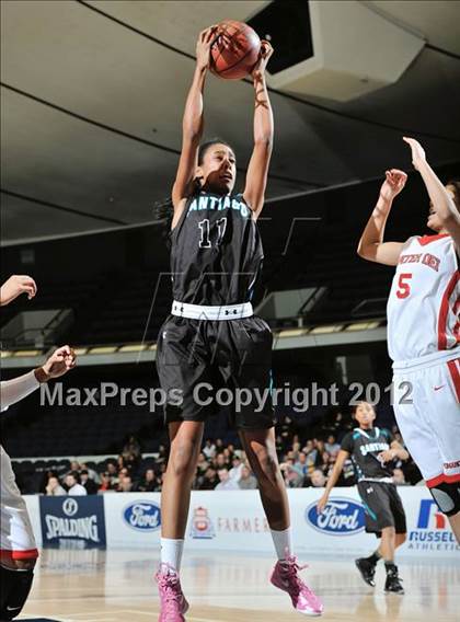 Thumbnail 1 in Santiago vs. Mater Dei (CIF SS D1AA Semifinal) photogallery.