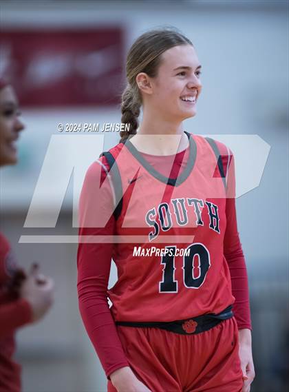 Thumbnail 1 in South Mecklenburg vs. Pinecrest photogallery.