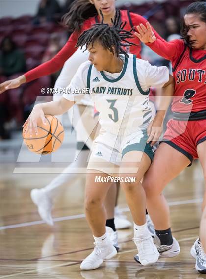 Thumbnail 2 in South Mecklenburg vs. Pinecrest photogallery.
