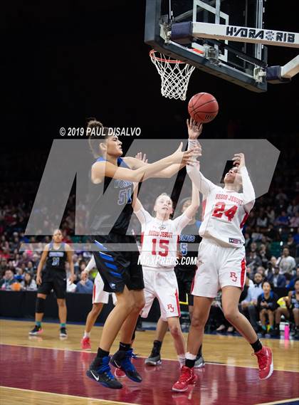 Thumbnail 2 in Grandview vs. Regis Jesuit (CHSAA 5A Final Four) photogallery.