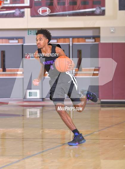 Thumbnail 2 in Valencia vs. Garfield (Rancho Mirage Holiday Invitational) photogallery.