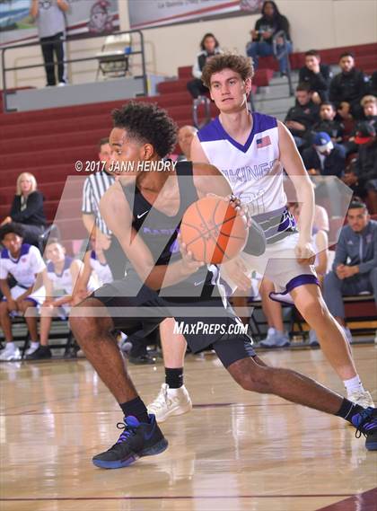 Thumbnail 2 in Valencia vs. Garfield (Rancho Mirage Holiday Invitational) photogallery.