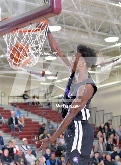 Thumbnail 3 in Valencia vs. Garfield (Rancho Mirage Holiday Invitational) photogallery.