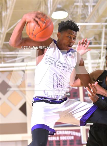Thumbnail 3 in Valencia vs. Garfield (Rancho Mirage Holiday Invitational) photogallery.