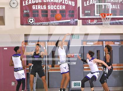 Thumbnail 2 in Valencia vs. Garfield (Rancho Mirage Holiday Invitational) photogallery.