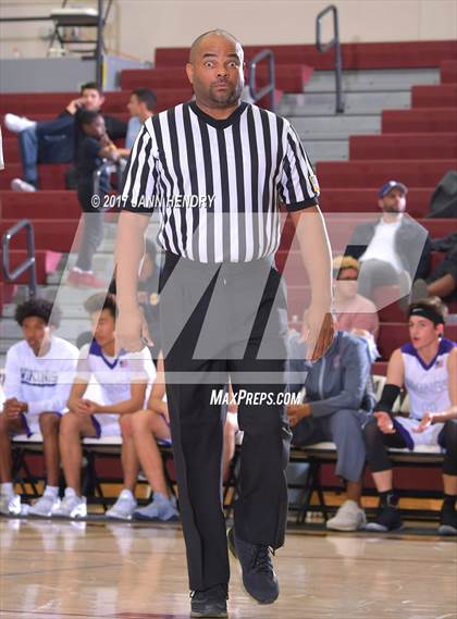 Thumbnail 1 in Valencia vs. Garfield (Rancho Mirage Holiday Invitational) photogallery.