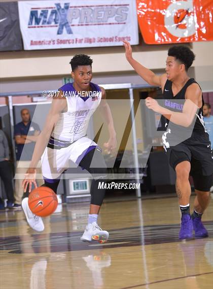 Thumbnail 3 in Valencia vs. Garfield (Rancho Mirage Holiday Invitational) photogallery.