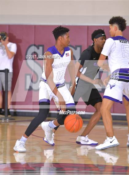 Thumbnail 3 in Valencia vs. Garfield (Rancho Mirage Holiday Invitational) photogallery.