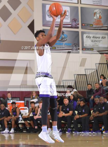 Thumbnail 2 in Valencia vs. Garfield (Rancho Mirage Holiday Invitational) photogallery.