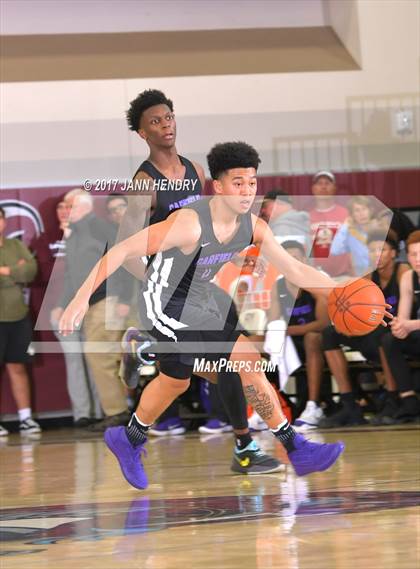 Thumbnail 3 in Valencia vs. Garfield (Rancho Mirage Holiday Invitational) photogallery.