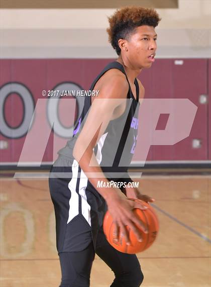 Thumbnail 1 in Valencia vs. Garfield (Rancho Mirage Holiday Invitational) photogallery.