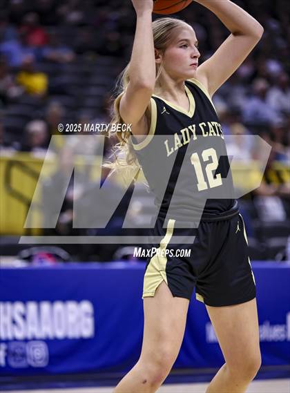 Thumbnail 3 in Northeast vs Chadwick (MSHSAA Class 1 Championship) photogallery.
