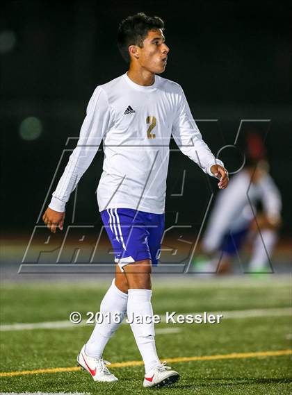 Thumbnail 2 in Santiago vs. Garden Grove (CIF SS D5 Final) photogallery.