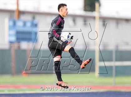 Thumbnail 2 in Santiago vs. Garden Grove (CIF SS D5 Final) photogallery.