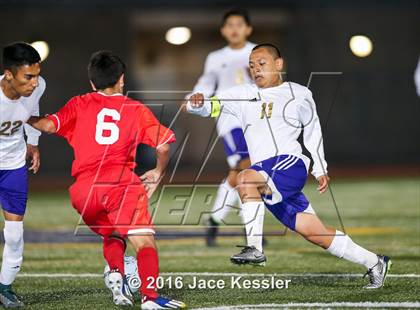 Thumbnail 2 in Santiago vs. Garden Grove (CIF SS D5 Final) photogallery.