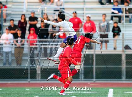 Thumbnail 3 in Santiago vs. Garden Grove (CIF SS D5 Final) photogallery.