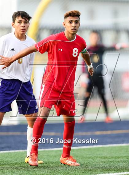 Thumbnail 2 in Santiago vs. Garden Grove (CIF SS D5 Final) photogallery.