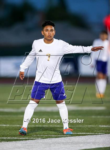 Thumbnail 2 in Santiago vs. Garden Grove (CIF SS D5 Final) photogallery.