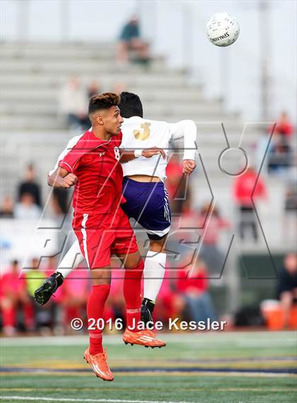 Thumbnail 3 in Santiago vs. Garden Grove (CIF SS D5 Final) photogallery.