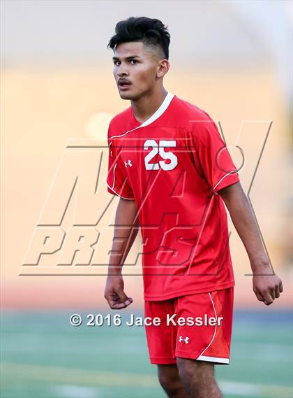 Thumbnail 3 in Santiago vs. Garden Grove (CIF SS D5 Final) photogallery.