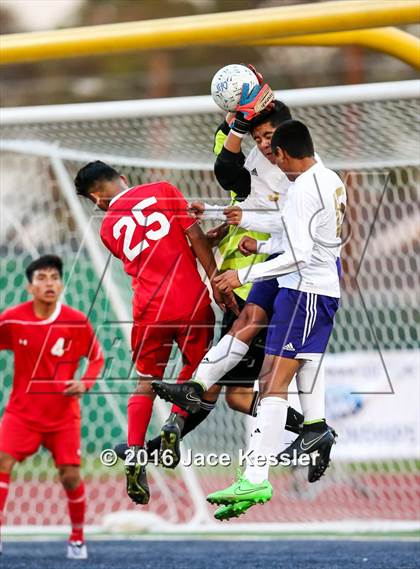 Thumbnail 1 in Santiago vs. Garden Grove (CIF SS D5 Final) photogallery.
