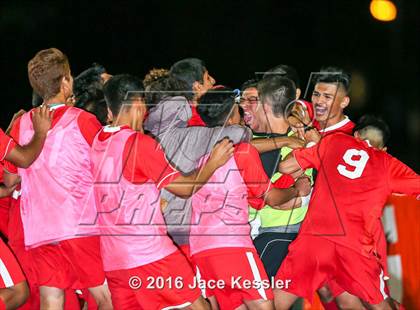 Thumbnail 2 in Santiago vs. Garden Grove (CIF SS D5 Final) photogallery.