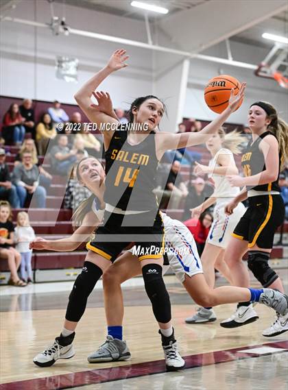 Thumbnail 2 in  Melbourne vs Salem (AAA 2A Regional 2nd round) photogallery.