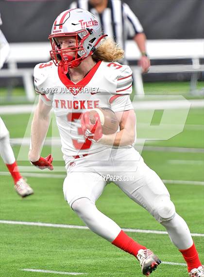Thumbnail 2 in Truckee vs Slam (NIAA 3A State Finals) photogallery.