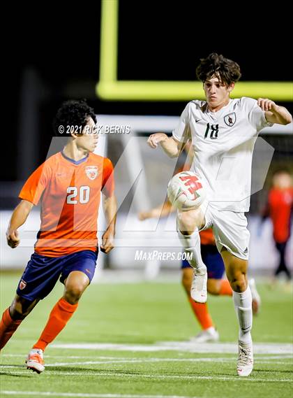 Thumbnail 1 in The Woodlands vs. Bridgeland (UIL 6A Area Playoff) photogallery.