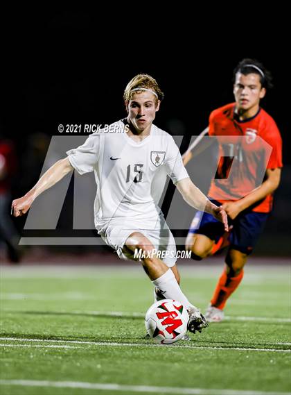 Thumbnail 3 in The Woodlands vs. Bridgeland (UIL 6A Area Playoff) photogallery.