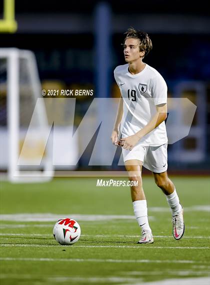 Thumbnail 1 in The Woodlands vs. Bridgeland (UIL 6A Area Playoff) photogallery.
