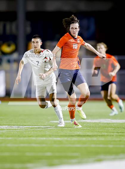 Thumbnail 1 in The Woodlands vs. Bridgeland (UIL 6A Area Playoff) photogallery.
