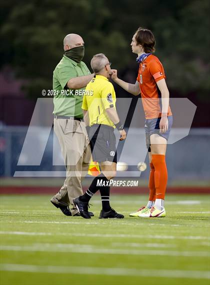 Thumbnail 2 in The Woodlands vs. Bridgeland (UIL 6A Area Playoff) photogallery.