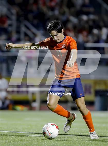 Thumbnail 2 in The Woodlands vs. Bridgeland (UIL 6A Area Playoff) photogallery.
